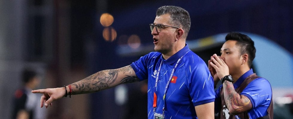 「これは戦略」劇的PKで日本から勝利を奪ったベトナム、ローランド監督は任務遂行の選手たちを称える「全員が理解している」