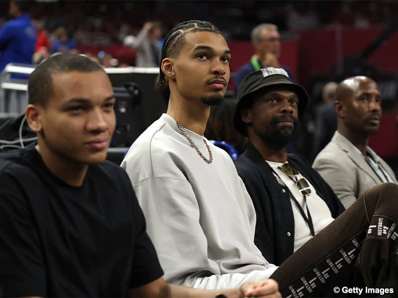 “怪物”ウェンバンヤマが新ヘアスタイル披露…今季絶望の静脈血栓症で療養中