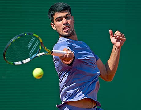 アルカラス 予選勝者退け8強