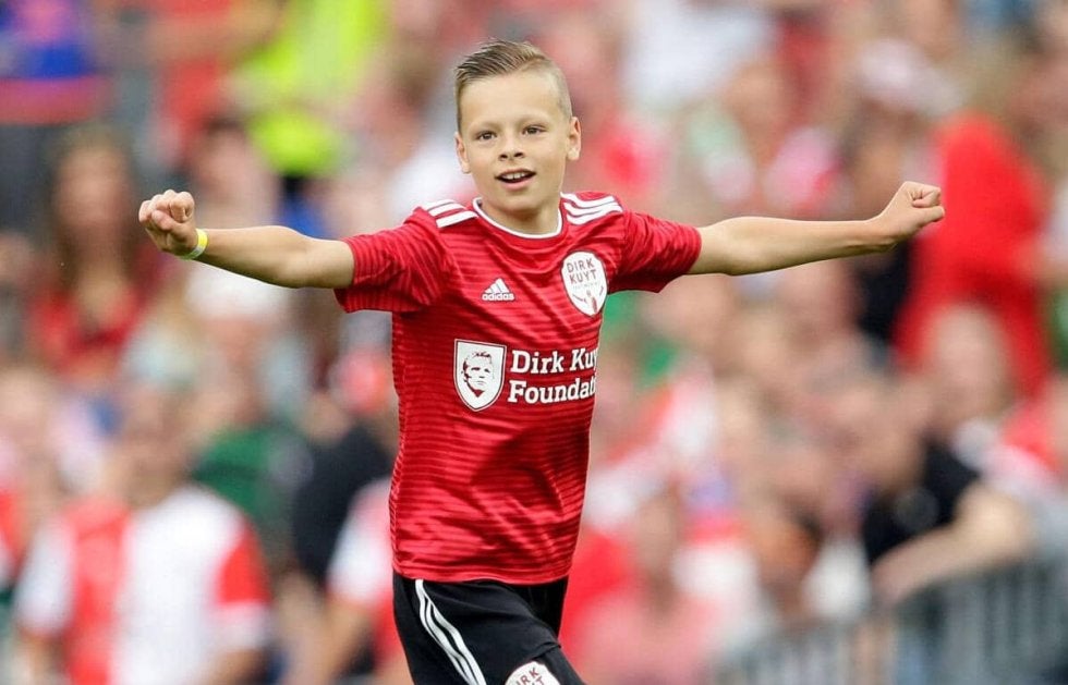 PSVがファン・ニステルローイの息子とプロ契約、父と同じストライカー