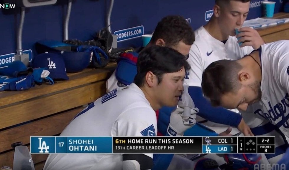 何を話してる…？ 大谷翔平が特大アーチ後に“作戦会議”「良いチーム」「今年も強い」 中継カメラがとらえたレアシーン