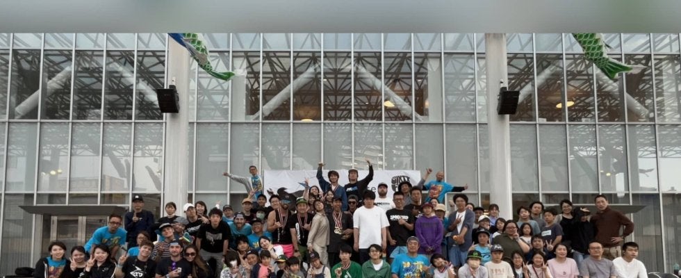 10以上の国や地域から集まったフリースケーターたちが、その頂点を目指し、年に一度しのぎを削る。「フリースケート世界大会」