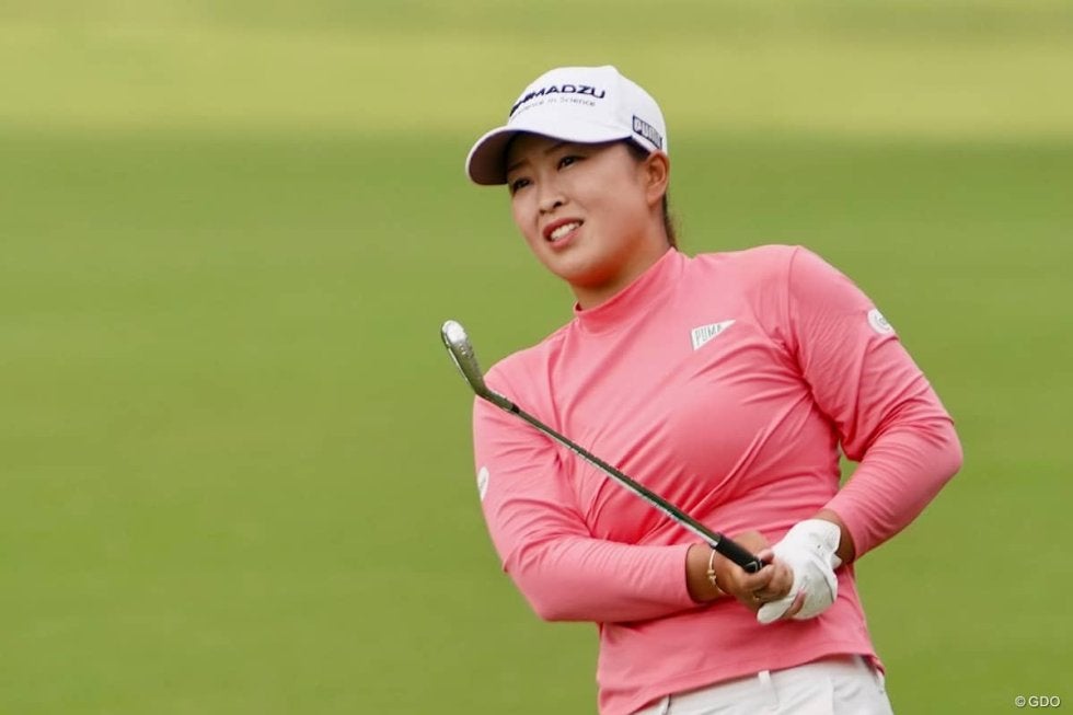 西郷真央が1打差の暫定2位でメジャー初戦の週末へ 渋野日向子は予選通過を確実に