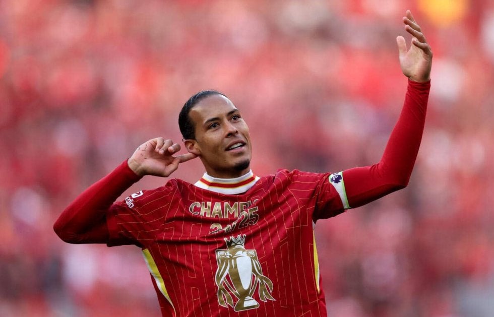 リバプールを初めて外国人主将としてリーグ優勝に導いたファン・ダイク｢これから数週間、この栄誉を心ゆくまで満喫しよう｣