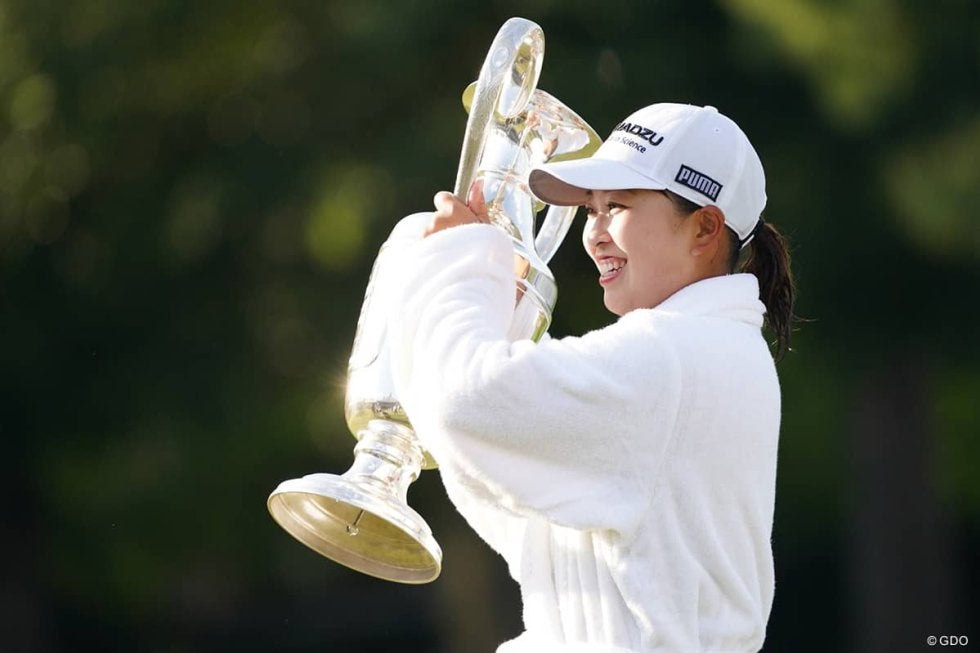 西郷真央メジャーVを仲間も祝福