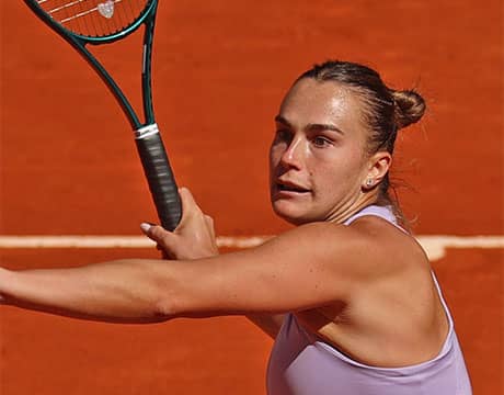 世界1位 逆転勝ちで3年連続16強