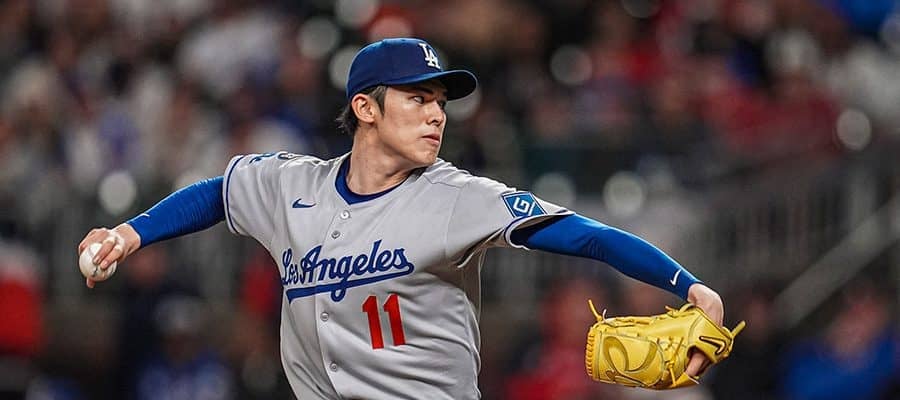 佐々木朗希、ビールシャワーで祝福　メジャー初勝利に同僚も大喜び