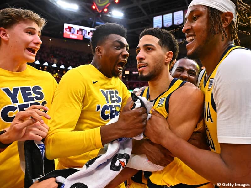 ペイサーズが敵地で大逆転勝利