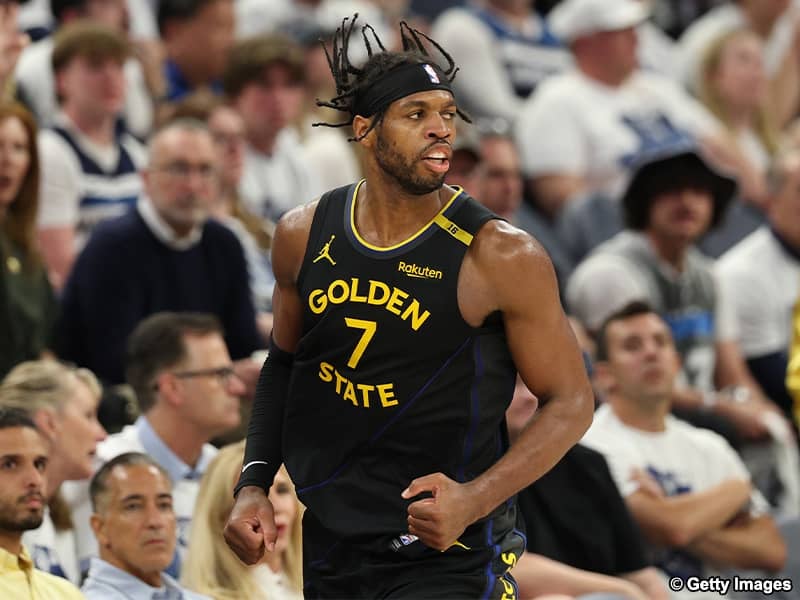 カリー負傷交代もウォリアーズが先勝