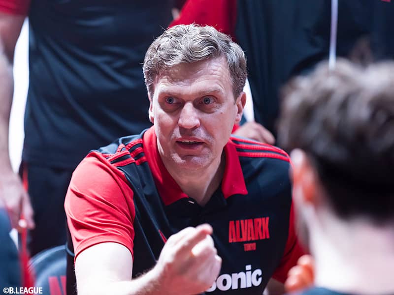 2戦連続完敗にA東京のアドマイティスHCがファンに謝罪…「私たちらしくない試合をしてしまった…」