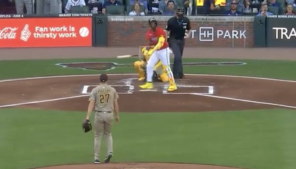 スゴすぎてワケわからん！ “MVP男”アクーニャJr.が大復活「バケモノかよw」 約1年ぶり復帰戦でいきなり“先頭打者初球HR”「投手ドン引き」「これぞスター」