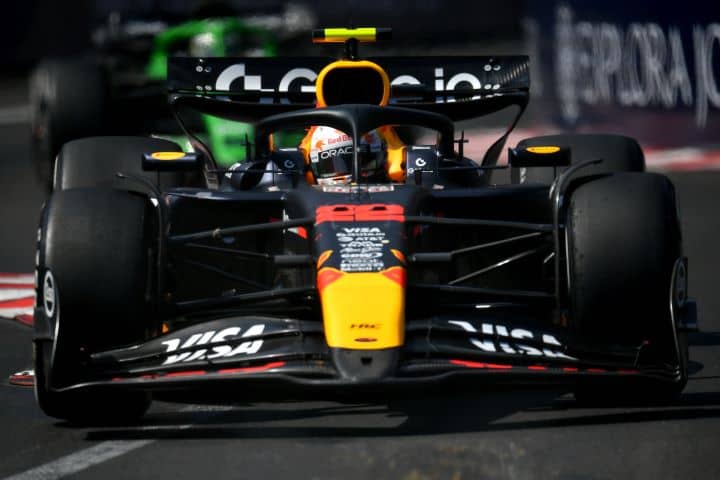 「混乱したドライバー交代劇の勝者は誰か」昨季のペレスと“同水準”の角田裕毅に厳しい指摘　成績上向かず「ハジャーがカウントダウンを開始した」
