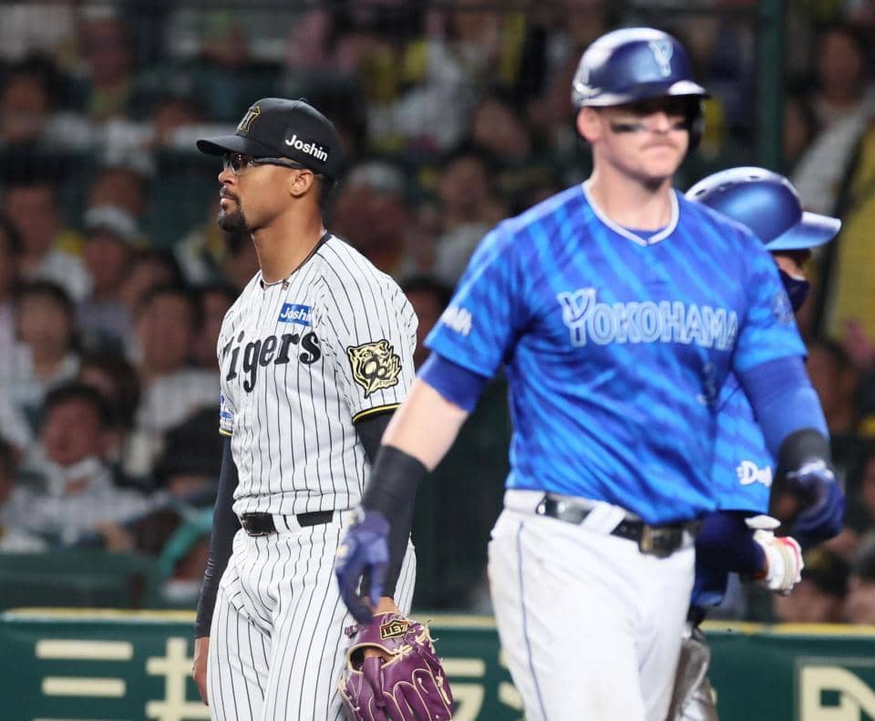 阪神が逆転負けで2位巨人と1G差に