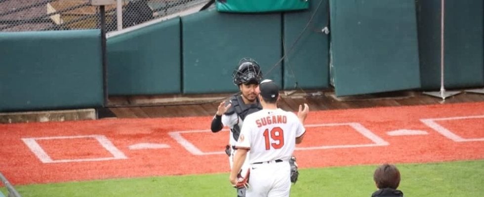 菅野智之、初コンビの苦戦と修正