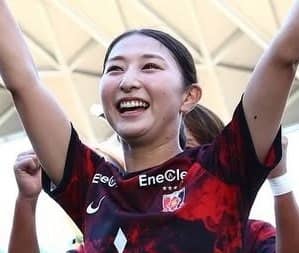 ｢美人すぎ｣｢旅館の女将さんみたい｣なでしこ美人MF、“激レアしっとり浴衣姿”に“透け感トップス私服”も公開｢こんなデートがしたい」