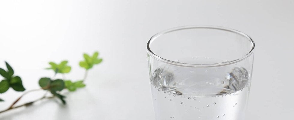【専門家監修】水太りの原因は「水の飲みすぎ」じゃなかった。今すぐ試したいむくみ解消法3選