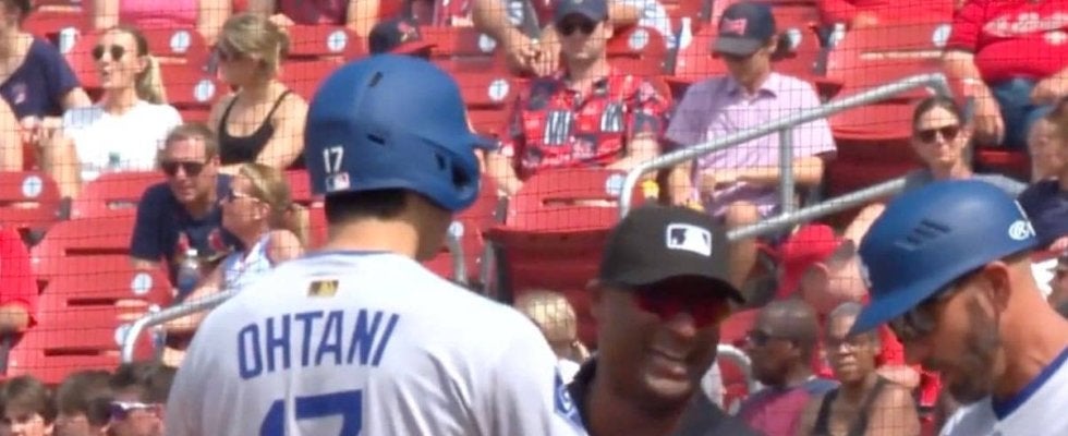 球場騒然！ 大谷翔平、死球直後に“まさかの光景”「痛いはずなのに…」 予想外のリアクションが話題に「ただの聖人か」