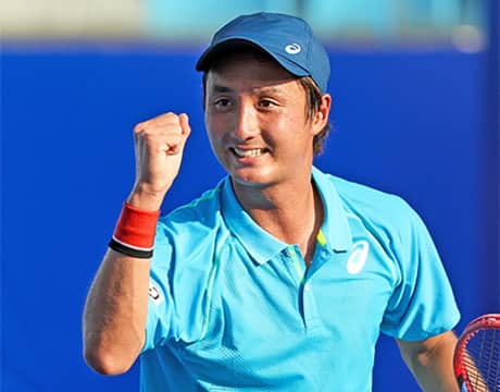  望月慎太郎 熱戦制し8強 