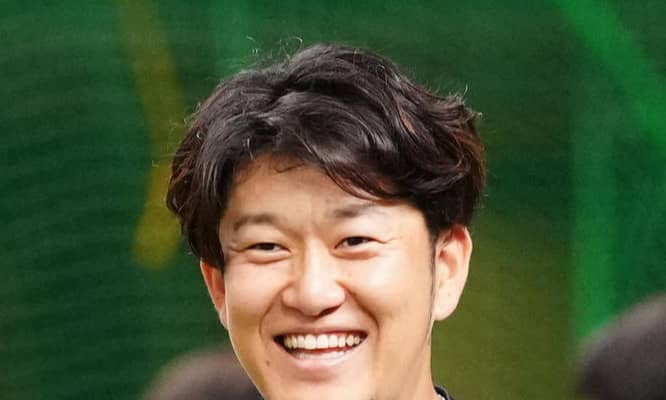【阪神】ナインが楽天加冶屋蓮との再会に笑顔　試合前の一塁ベンチ前で談笑