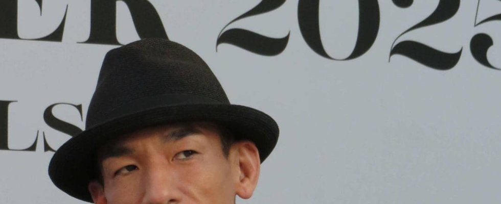 中田英寿氏、東尋坊での神秘的なショット「龍に乗ってるみたい」、「船越さんいませんか」