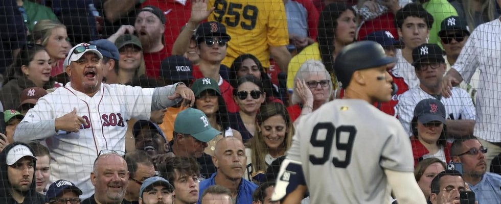 ジャッジここ一番で場外に消える同点26号ソロ　255億左腕に今季６打数６三振もついに捉える
