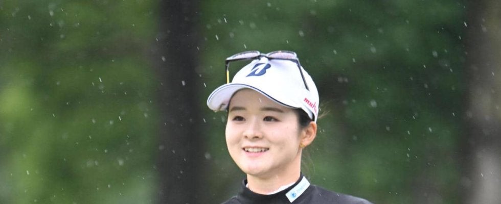 川崎春花、今季初めて２日連続の60台で９位に浮上「高校の先生を見つけて緊張した」一問一答