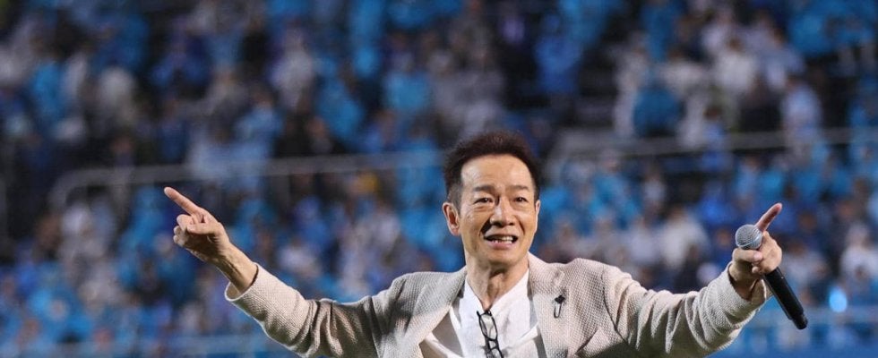 【横浜FC】トシちゃんパワー注入！雨の中、64歳田原俊彦キレキレ足上げダンスで盛り上げる　