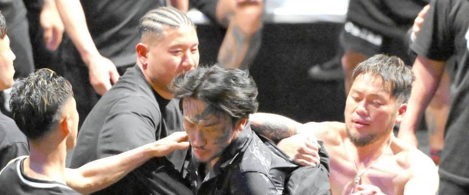 「なにやってんだ！オラ」瓜田純士が激高　喧嘩自慢大阪ＶＳ茨城で衝撃大乱闘　朝倉未来「ここ越えちゃ駄目」も無残…カラーコーン＆バーで殴り合いに