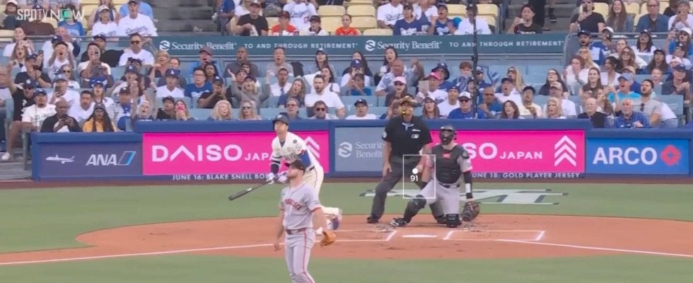 大谷翔平の豪快24号アーチで相手ピッチャーも“確信フリーズ”…同地区ライバルのMVP男を“目覚めさせてしまった”失投を思わず悔やんだ瞬間