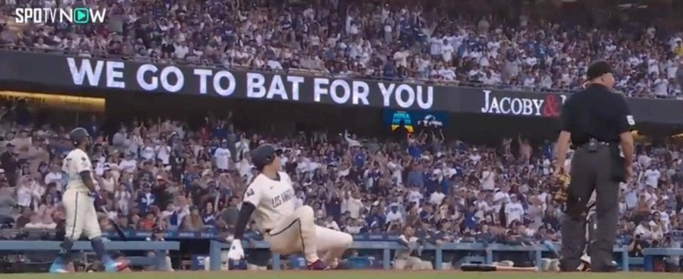 どうした？ 大谷翔平、圧巻2本塁打に隠れて…ホームで突如“一回転”の珍プレー まさかの出来事に本人もファンも大爆笑の一部始終「すってんころりん」