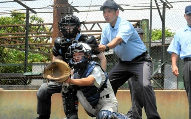 夏へ正確なジャッジ磨く　審判80人が実技研修会、高校野球兵庫大会