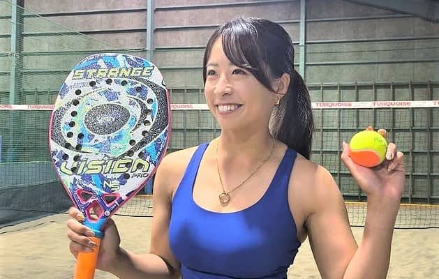 「ナイスバディ」「美しすぎ」腹筋あらわのバストアップ写真…29歳女子テニス選手の投稿が話題