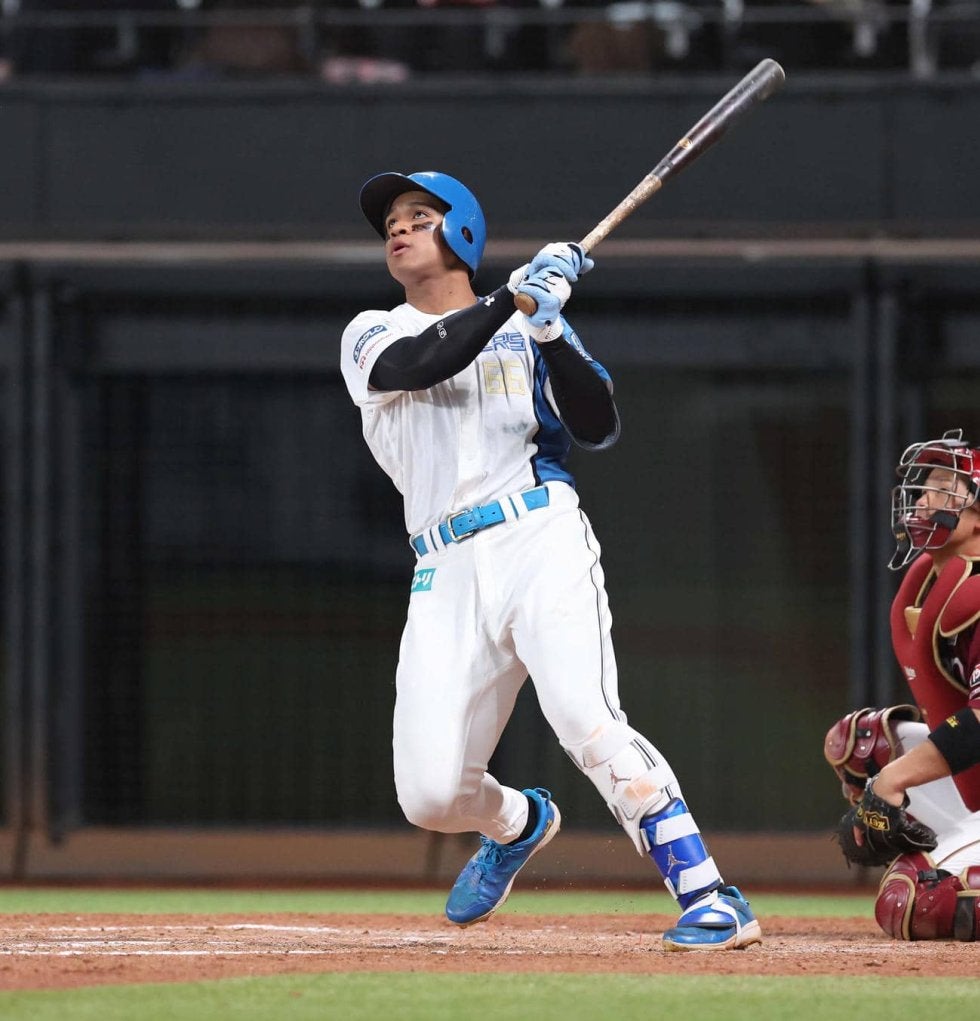 球宴中間発表　万波中正が50万票突破