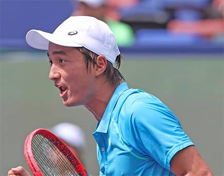 望月慎太郎 元世界36位にストレート勝ち