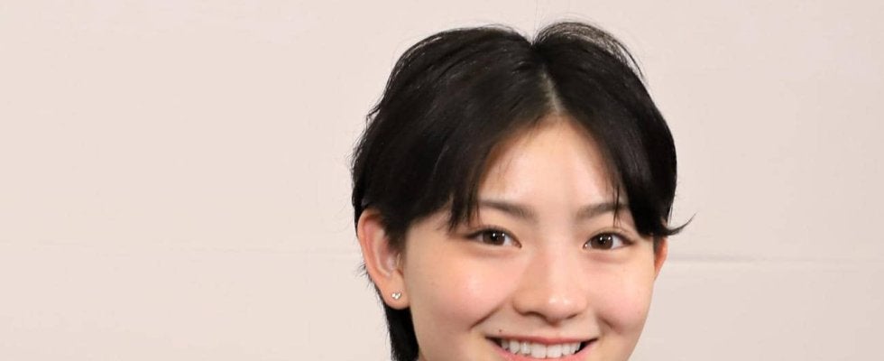 【バドミントン】18歳宮崎友花、７キロ増に「顔つき変わった」ジャパンOP初Ｖへスーツで誓い