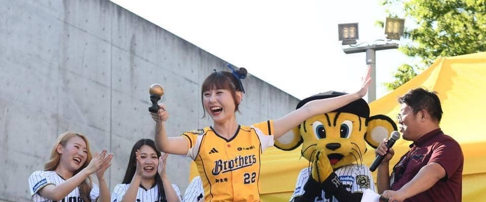 「みんな可愛すぎる」台湾チアが甲子園に登場　ショートパンツ＆ヘソ出しコスにファンも歓喜