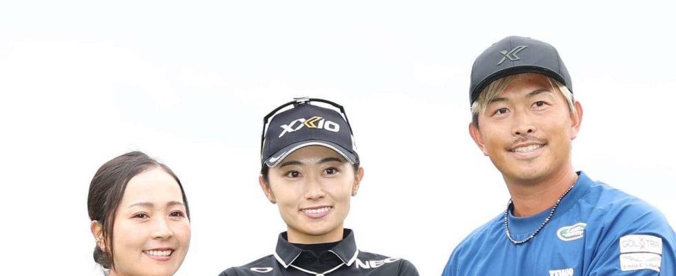 青木瀬令奈＆安田祐香を指導するプロコーチが巨人元監督と２ショット「２人とも胸の厚みが」