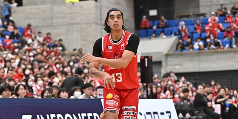マシュー・アキノの期限付き移籍期間が延長…来季も“B1昇格”の富山でプレー