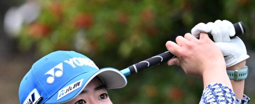 岩井姉妹が全米女子プロを前にピアノ連弾でミッキーマウスマーチ