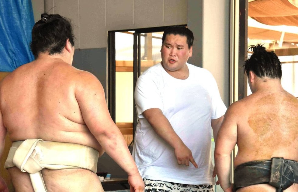 美ノ海が勝ち越し 2敗を守り、優勝争いに踏みとどまる 鳥取城北