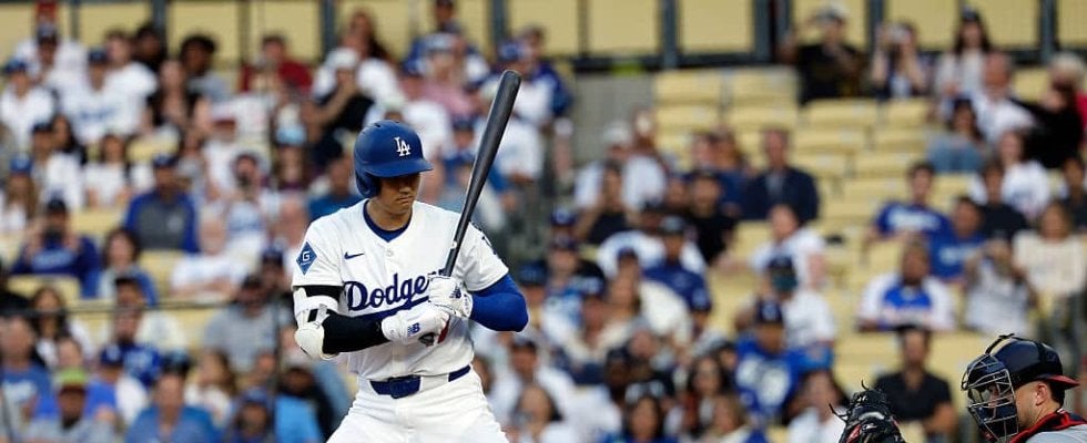 球場大ブーイング！ 大谷翔平、ボール確信→まさかの判定で叫ぶも…光った“神対応”にSNS称賛「これぞスターの姿」