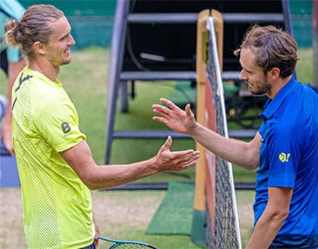 メド 2年ぶりV王手、伝統の一戦制す