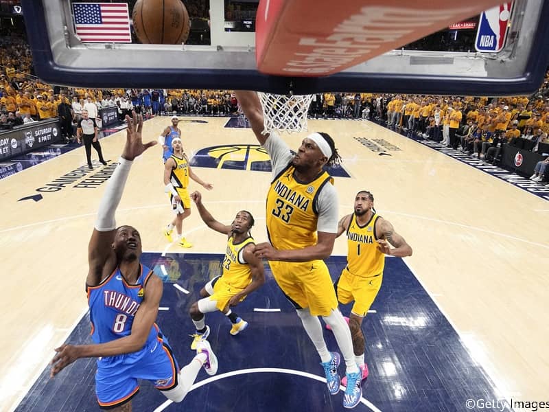 ペイサーズのマイルズ・ターナーが今年のプレーオフでNBA史上初の