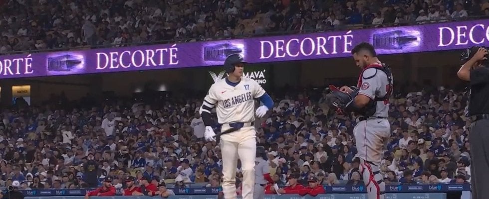 マスクを拾って“はい、どうぞ！”大谷翔平が見せた一瞬の優しさ 二刀流前日にも自然な振る舞いに「紳士だね」の声