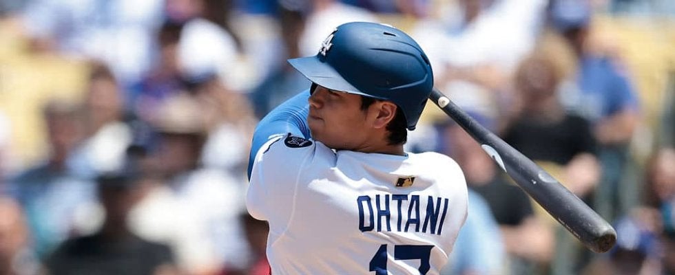 大谷翔平、8戦ぶり26号2ランで日米通算300号に王手 “リアル二刀流”669日ぶりホームランに本拠地熱狂 リプレイ検証で判定覆りHRに