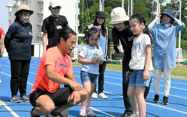 光で合図「スタートランプ」　聴覚に障害ある人向け、仙台大で体験会
