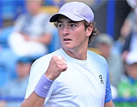  18歳フォンセカ 逆転勝ちで芝初白星 