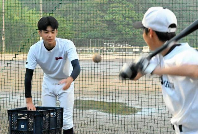 学生コーチでめざす甲子園　静岡商と袋井　チーム支え、成長に喜び