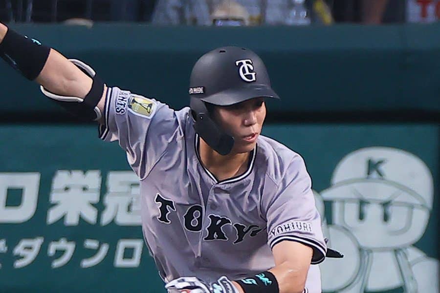 巨人門脇にアクシデント発生か　守備中に途中交代…足を引きずってベンチへ、増田大が出場