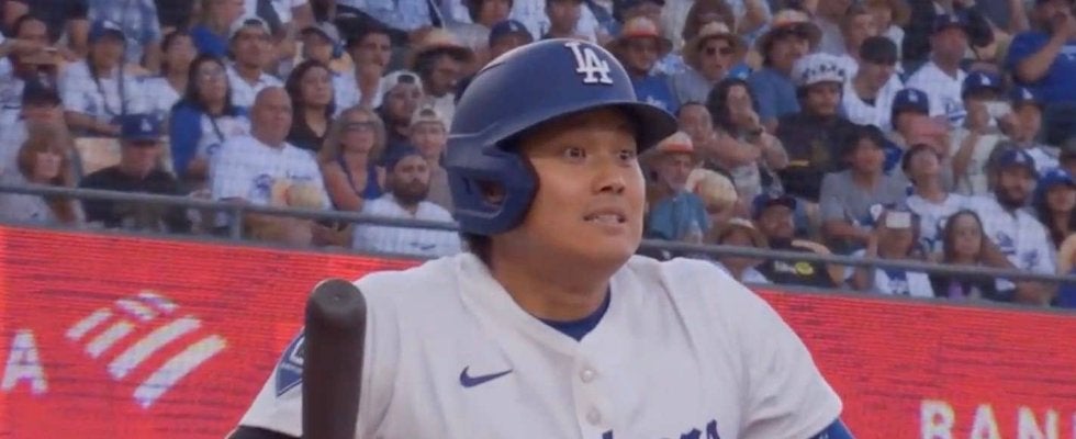 何が起きた？ 大谷翔平がビックリ… 爆速打球でハプニング「どうした」「面白すぎ」 コロコロ変わりまくる“表情”が話題に